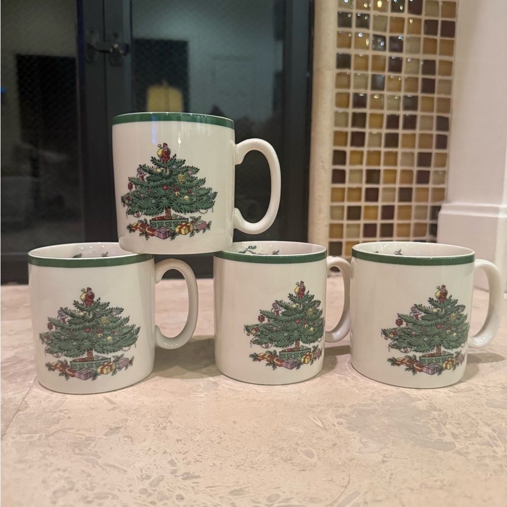 Set of 4 Spode Christmas Tree Coffee Mugs Cups 8 oz Green Trim